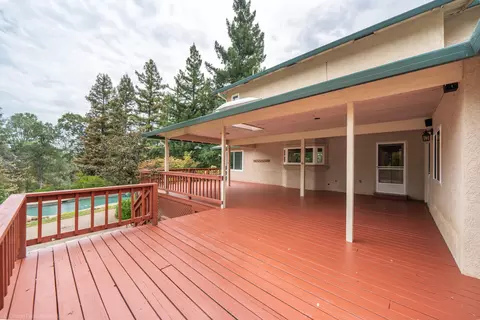 Exterior - 8107 Montgomery Cir, Redding, CA 96001 photo 6 of 51
