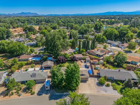 3730 Riverview Dr, Redding, CA 96001 photo 21
