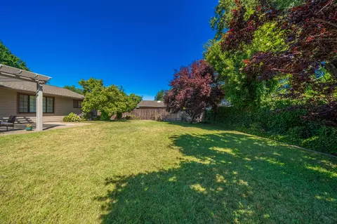 3730 Riverview Dr, Redding, CA 96001 photo 15