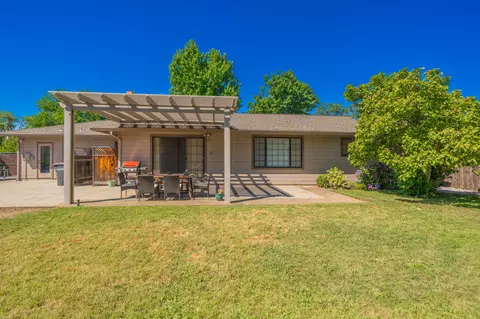 3730 Riverview Dr, Redding, CA 96001 photo 16