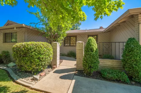 3730 Riverview Dr, Redding, CA 96001 photo 4