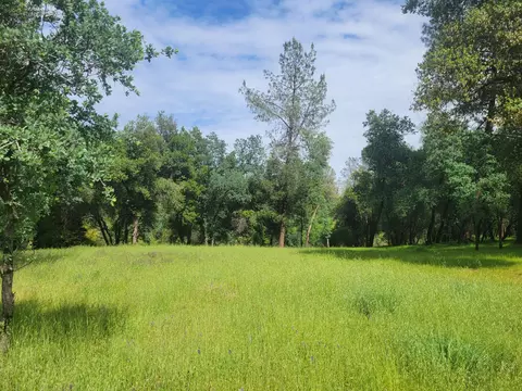 13417 Tierra Heights Rd, Redding, CA 96003 photo 2