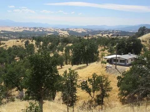 12845 Gas Point Rd, Igo, CA 96047