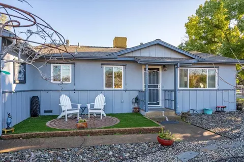 3517 Alta Mesa Dr, Redding, CA 96002