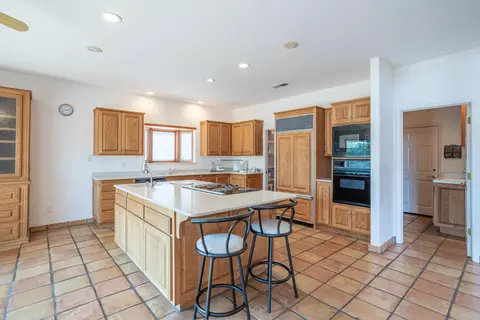 Kitchen - 15560 China Rapids Dr, Red Bluff, CA 96080 photo 2 of 5