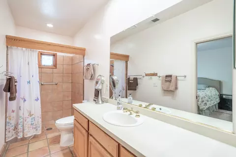 Bath - 15560 China Rapids Dr, Red Bluff, CA 96080 photo 2 of 5