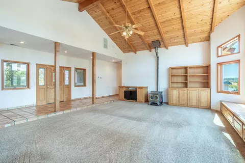 Living - 15560 China Rapids Dr, Red Bluff, CA 96080 photo 3 of 5