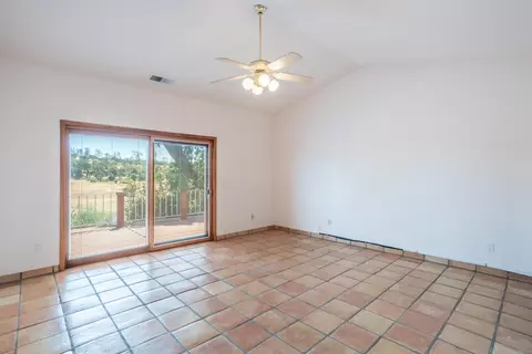 Living - 15560 China Rapids Dr, Red Bluff, CA 96080 photo 5 of 5