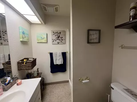 Bath - 1905 Galaxy Way, Redding, CA 96002 photo 2 of 2