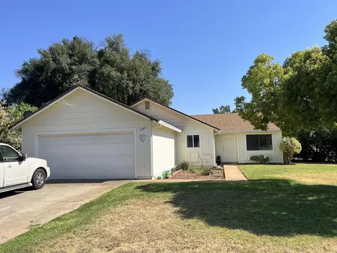 1905 Galaxy Way, Redding, CA 96002