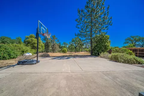 382 Woodhill Dr, Redding, CA 96003 photo 46