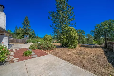 382 Woodhill Dr, Redding, CA 96003 photo 53
