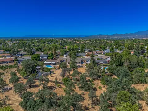 382 Woodhill Dr, Redding, CA 96003 photo 9