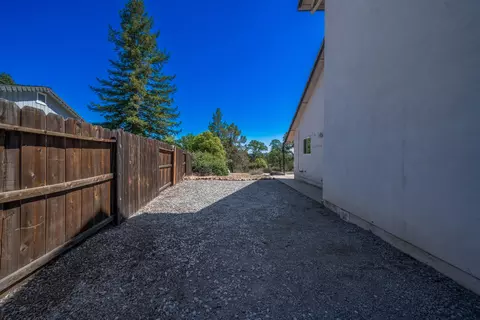 382 Woodhill Dr, Redding, CA 96003 photo 33