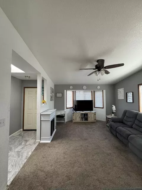 832 Monarch Ct, Redding, CA 96003 photo 8