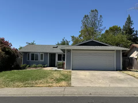 832 Monarch Ct, Redding, CA 96003
