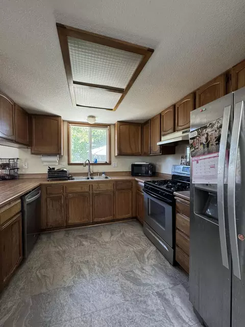 832 Monarch Ct, Redding, CA 96003 photo 15