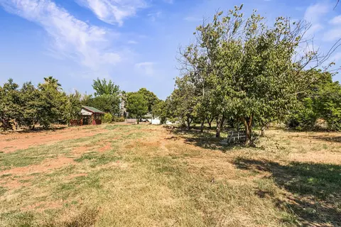 Exterior - 7906 Churn Crk, Redding, CA 96002 photo 15 of 17