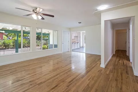 Living - 7906 Churn Crk, Redding, CA 96002 photo 7 of 11