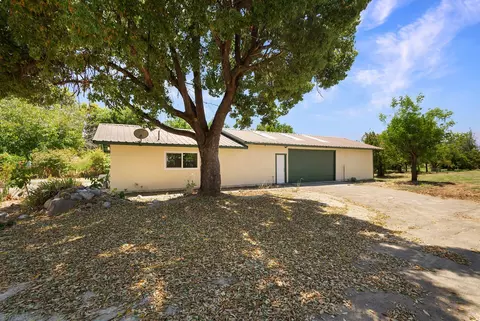 Exterior - 7906 Churn Crk, Redding, CA 96002 photo 16 of 17