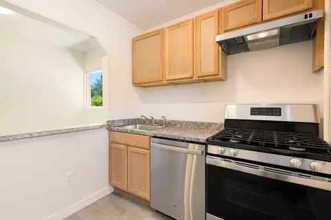Kitchen - 7906 Churn Crk, Redding, CA 96002 photo 4 of 5