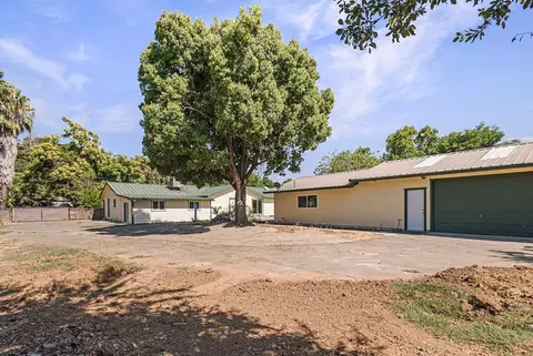 Exterior - 7906 Churn Crk, Redding, CA 96002 photo 11 of 17