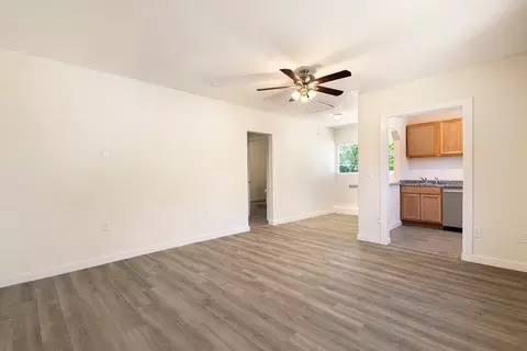 Living - 7906 Churn Crk, Redding, CA 96002 photo 10 of 11