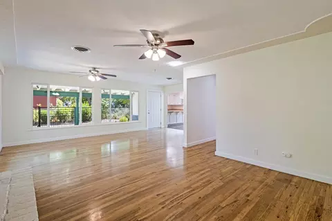 Living - 7906 Churn Crk, Redding, CA 96002 photo 6 of 11