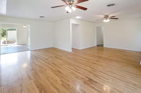 Living - 7906 Churn Crk, Redding, CA 96002 photo 5 of 11