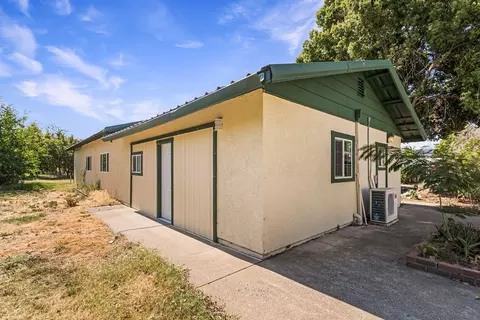 Exterior - 7906 Churn Crk, Redding, CA 96002 photo 14 of 17