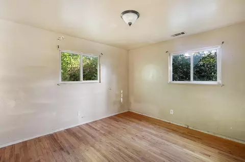 Bedroom - 2870 Reservoir Ln, Redding, CA 96002 photo 1 of 4