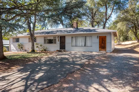 948 Black Canyon Rd, Shasta Lake, CA 96019