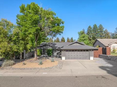 3256 Leonard St, Redding, CA 96002