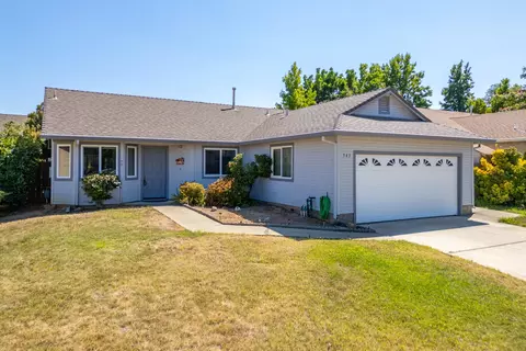543 Alamine Dr, Redding, CA 96003