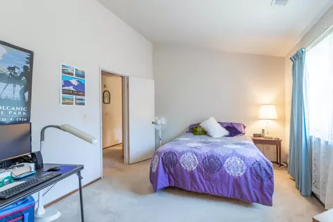 Bedroom - 543 Alamine Dr, Redding, CA 96003 photo 3 of 3