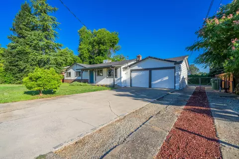 5916 Sierra Dr, Redding, CA 96003 photo 4