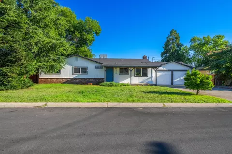 5916 Sierra Dr, Redding, CA 96003