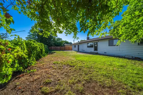 5916 Sierra Dr, Redding, CA 96003 photo 26