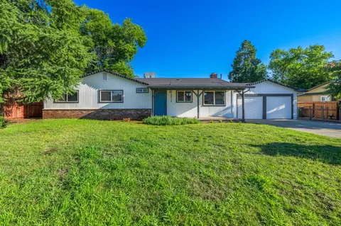 5916 Sierra Dr, Redding, CA 96003 photo 2