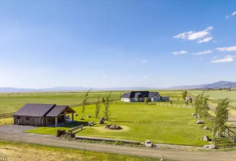 56087 Us-395, Davis Creek, CA 96108