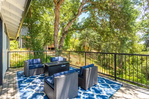 Exterior - 2206 Corral Ct, Redding, CA 96002 photo 4 of 13