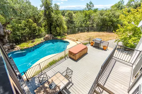 Exterior - 2206 Corral Ct, Redding, CA 96002 photo 13 of 13