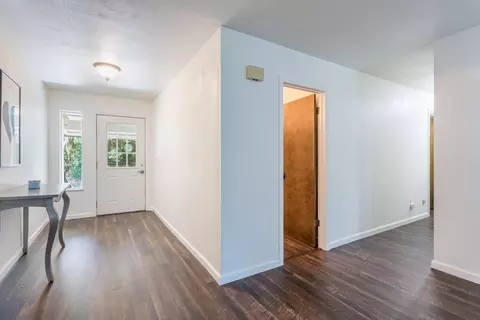 Entry Way - 2206 Corral Ct, Redding, CA 96002 photo 1 of 3