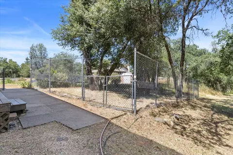 8753 Glendive Ln, Redding, CA 96001 photo 46
