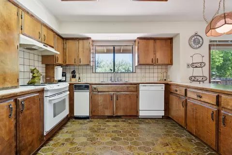 3010 Panorama Dr, Redding, CA 96003 photo 3