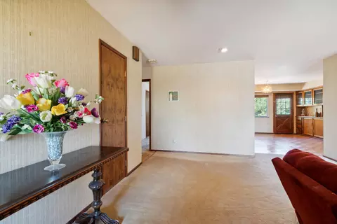 3010 Panorama Dr, Redding, CA 96003