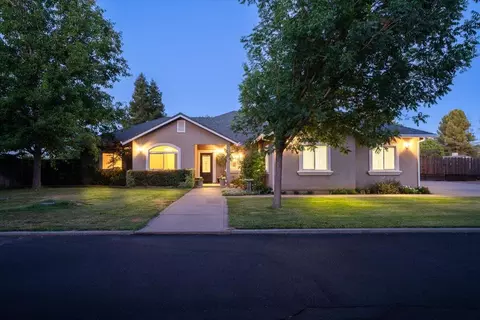 8300 Sherwood Blvd, Los Molinos, CA 96055