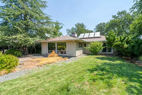 Exterior - 3270 Inverness St, Redding, CA 96002 photo 27 of 32