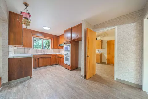 Kitchen - 3270 Inverness St, Redding, CA 96002 photo 1 of 7