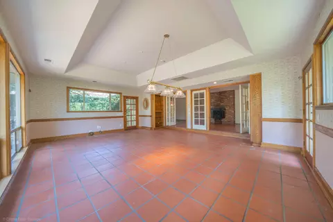 Living - 3270 Inverness St, Redding, CA 96002 photo 9 of 14